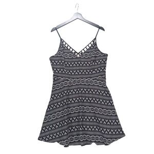 Ambar Dress Women’s Size 14 A-line Geometric Black White Sleeveless Casual Flowy